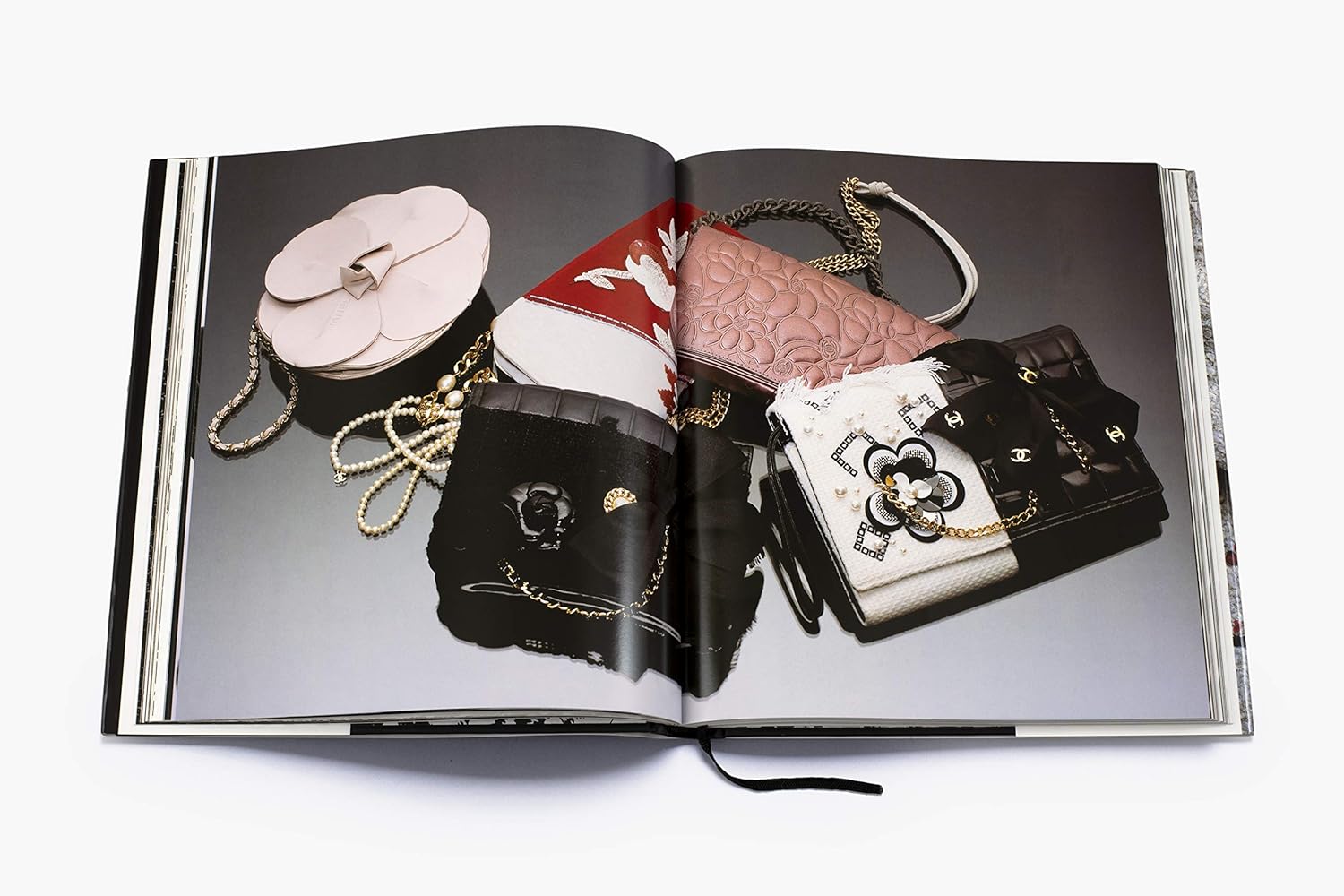 Livro Chanel: Collections and Creations