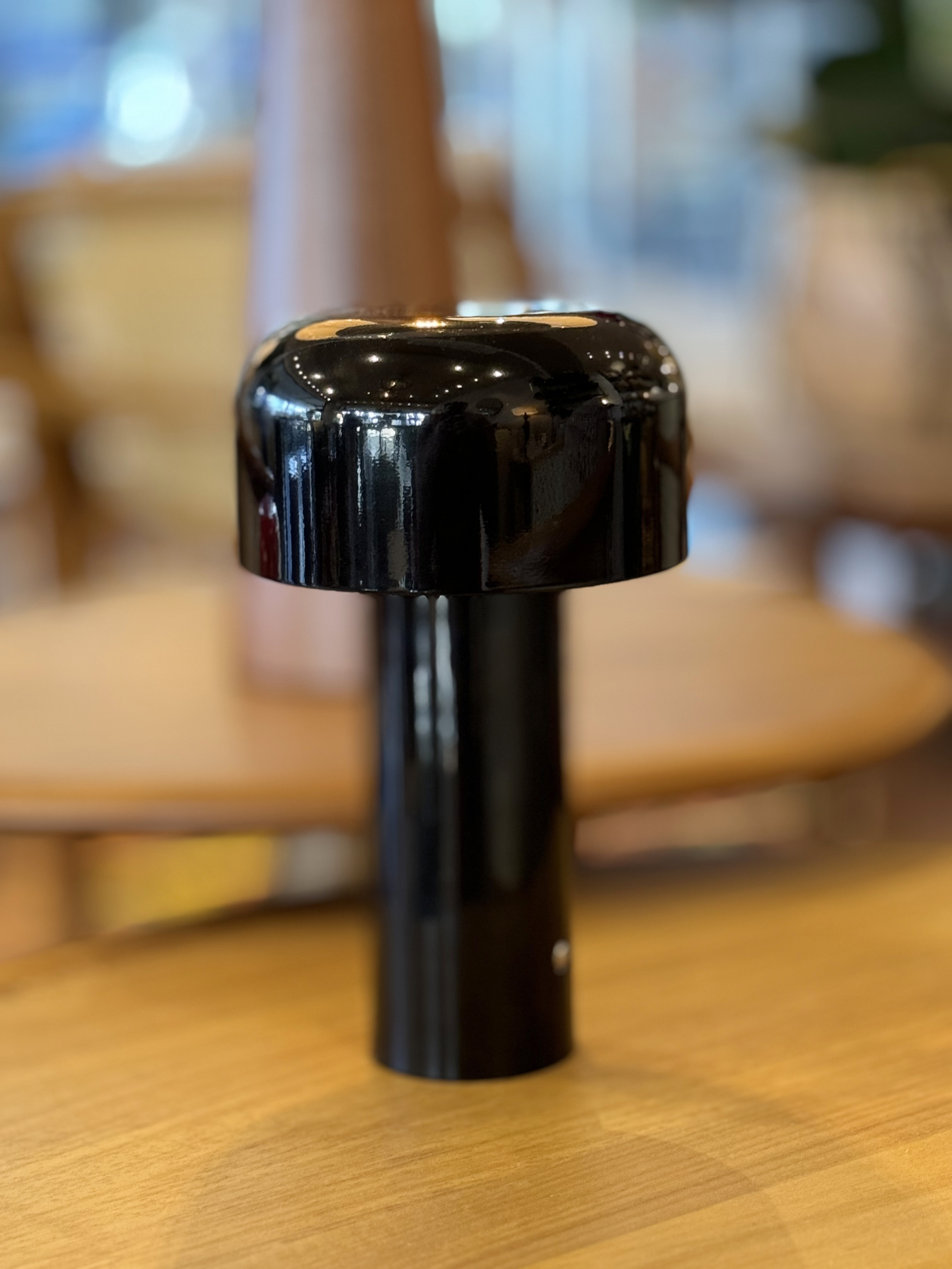 Abajur Preto USB